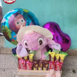 Bandeja con confituras y peluche