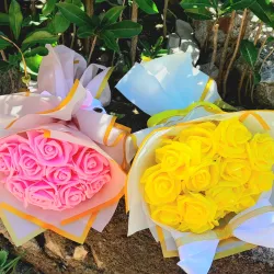 Ramo De Flores De Foami(12 rosas)💐❤️✨️.