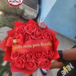 Ramos de Flores Eternas Rojas