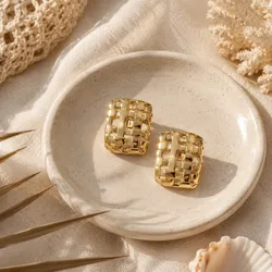 Aretes nudos cuadrados