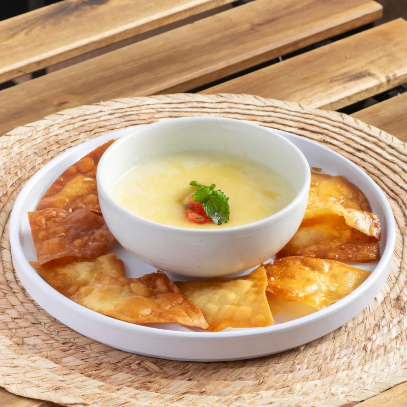 Crema de Queso Chida con Nachos