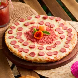 Pizza de Salchicha (Queso Gouda)