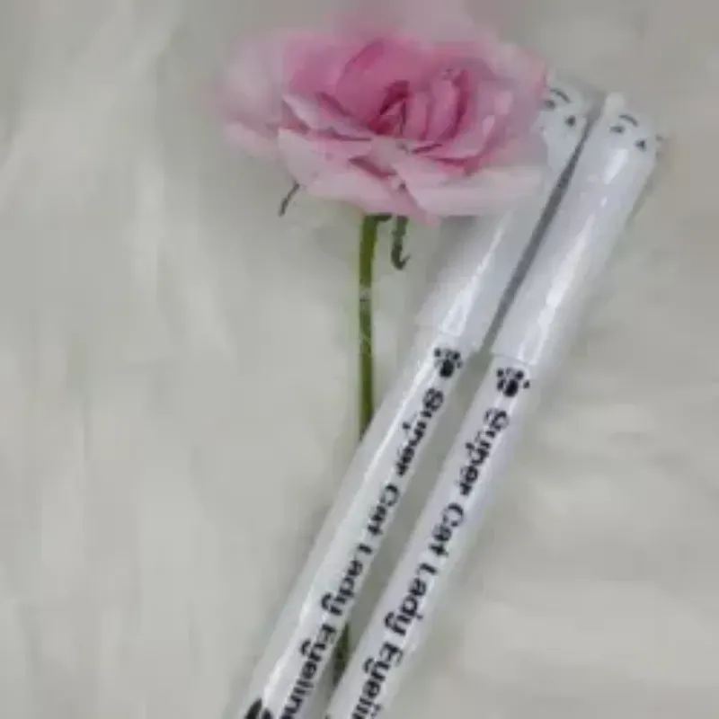 Delineador blanco 