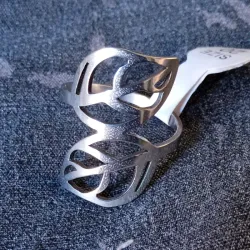Anillo con forma de hoja talla 10