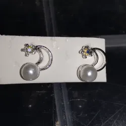 Arete de luna con perla blanca 