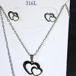 Conjunto con diseño de corazón doble