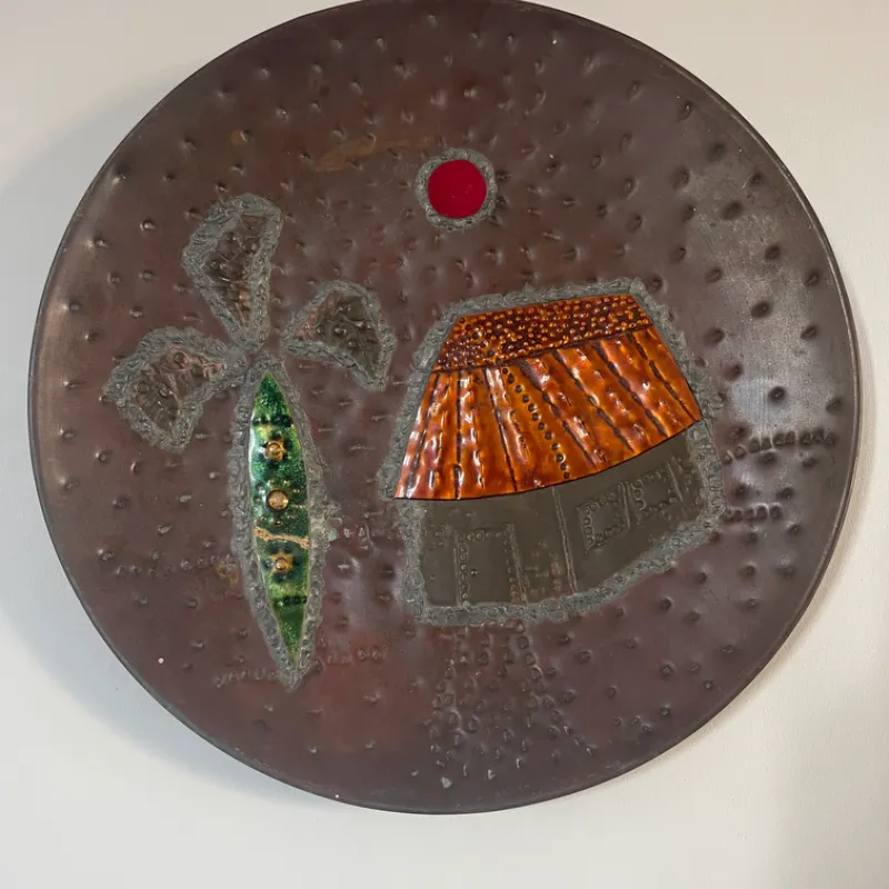 Casa de campa.plato de bronce de pepe rafart
