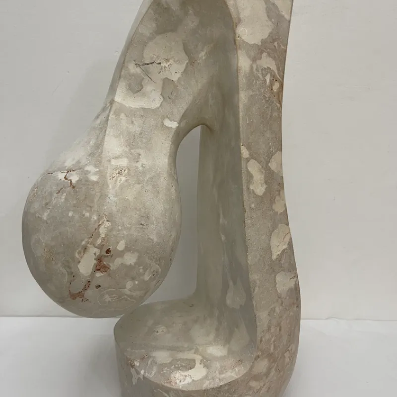 Escultura piedra de capellia