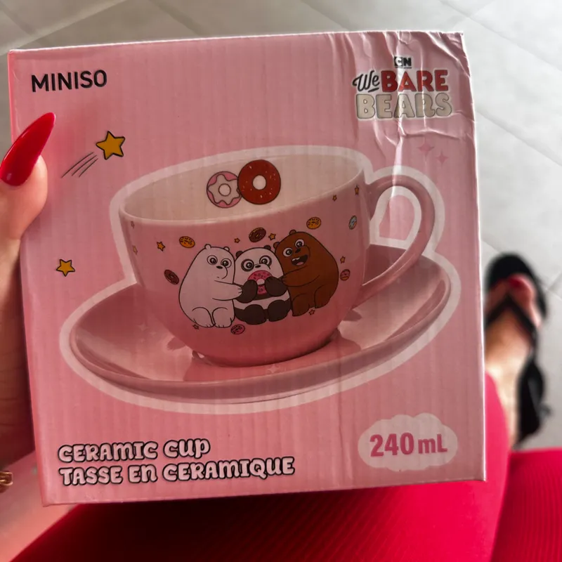 Escandalosos juego de tasa y plato 