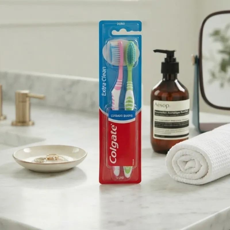 Estuche de cepillo colgate duro