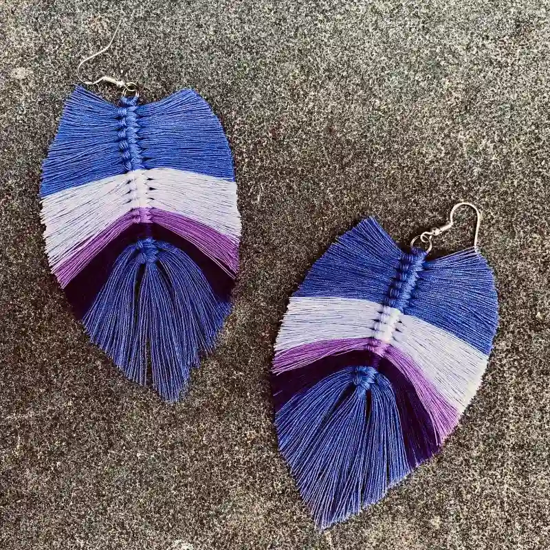 ¿Hojas o plumas?