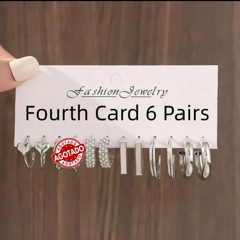 Set de Aretes Plateados "Silver Essentials"