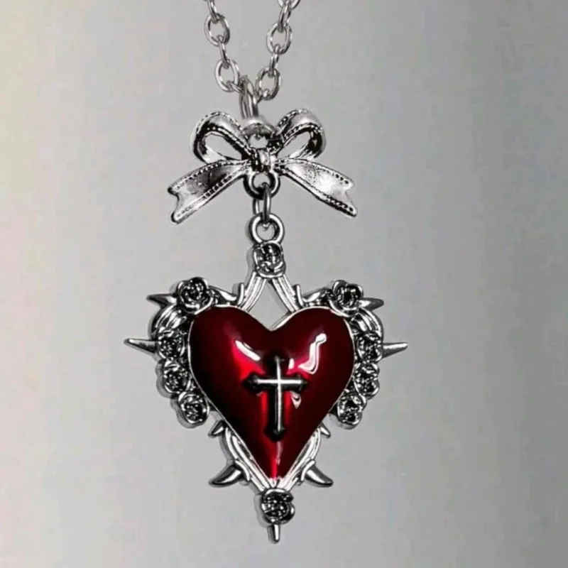 Collar de corazón de la cruz del amor eterno