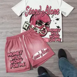 Manfinity Streetrush Conjunto de 2 piezas para hombre: Camiseta casual de manga corta cuello redondo con estampado de lema y personaje, y pantalones cortos con cordón en la cintura