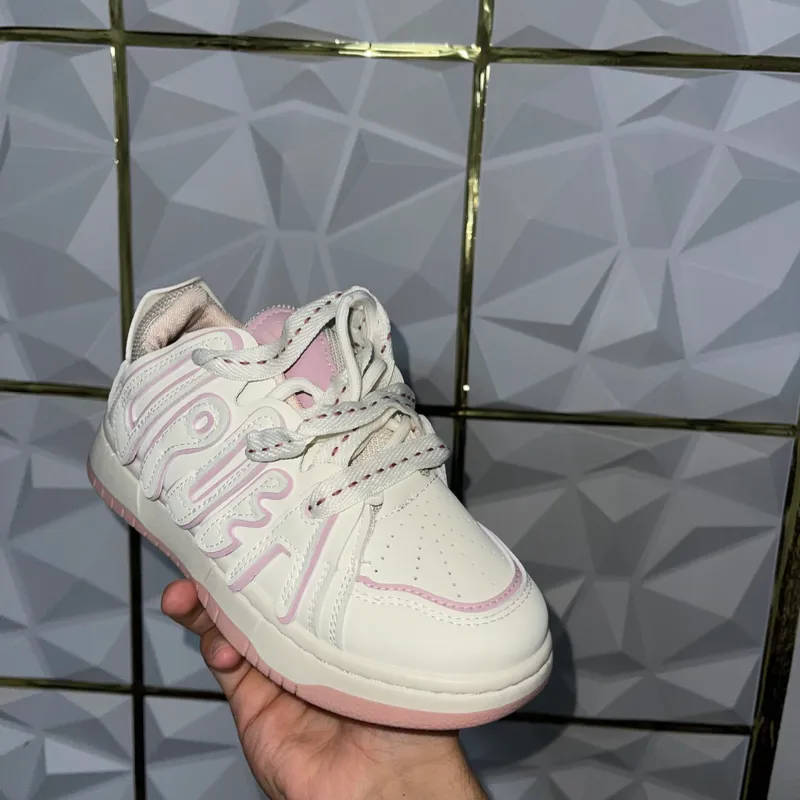  Nike SB Dunk Low x Supreme 