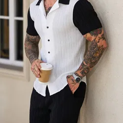 Set de 2 piezas, camisa de manga corta y pantalones cortos con diseño de parches y contraste de colores para hombre 