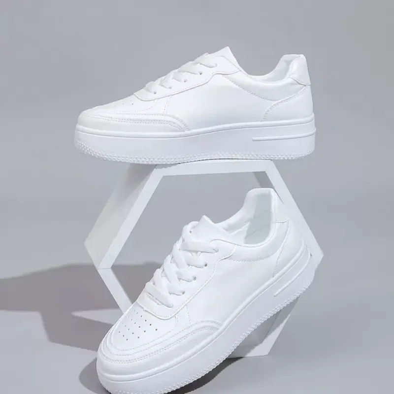 Zapatos casuales cómodos y de moda para hombres, zapatos planos de unicolor versátil y de moda con diseño de parche, zapatillas blancas minimalistas y elegantes