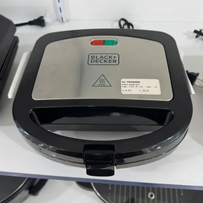 Sandwichera Black+Decker Panini Xpress 2 parrillas PAN24535
