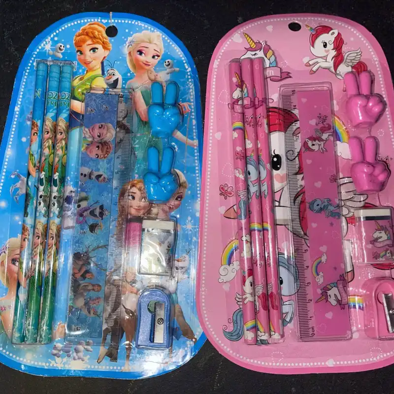 Set de lápiz, regla y goma. 