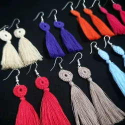 Aretes de borlas simples 