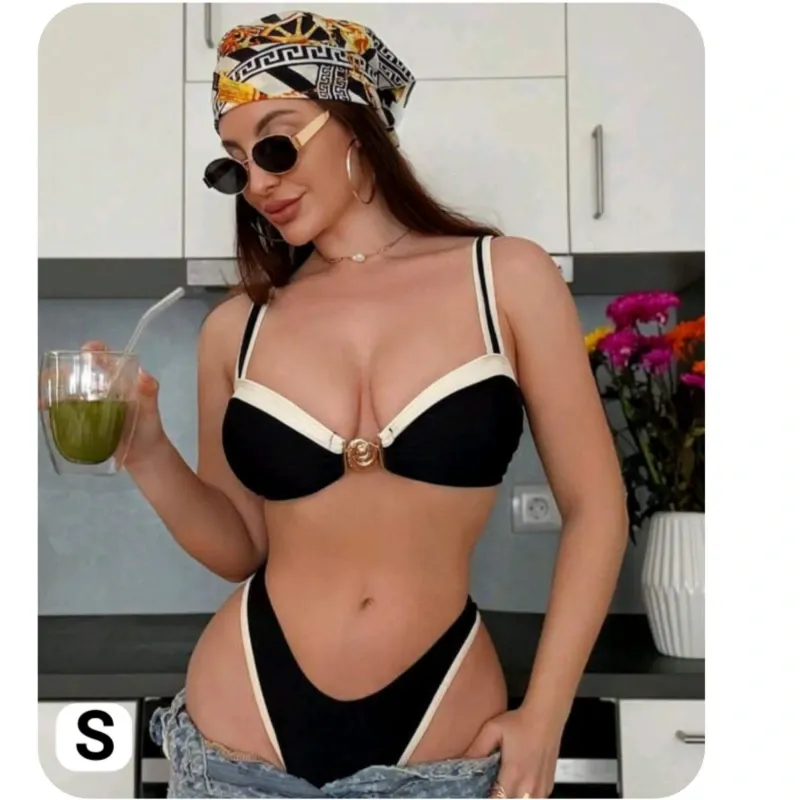 Bikini negro con bordes beige