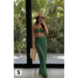 Bikini verde con pareo de pantalón