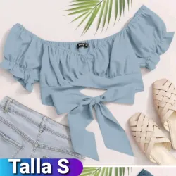 Blusa azul clara de amarrar detrás