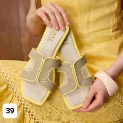 Sandalias amarillas