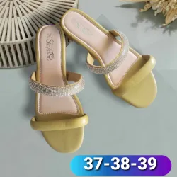 Sandalias con piedras