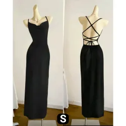 Vestido negro de tiritas atrás