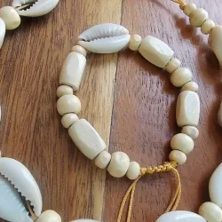 Pulseras de madera y Caracoles