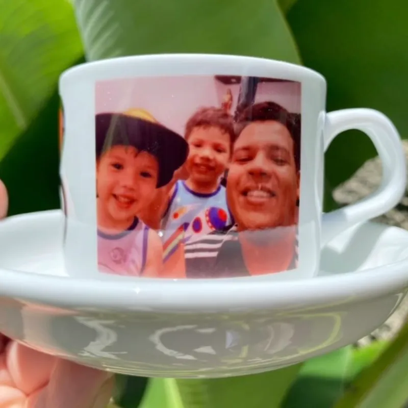 Taza de café con plato 