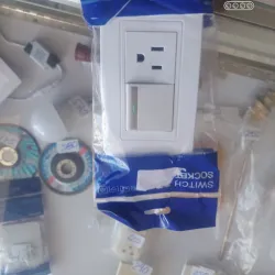 Tomacorriente combinado 