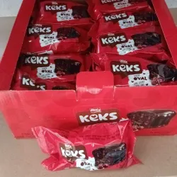 Cake de chocolate relleno con fresa