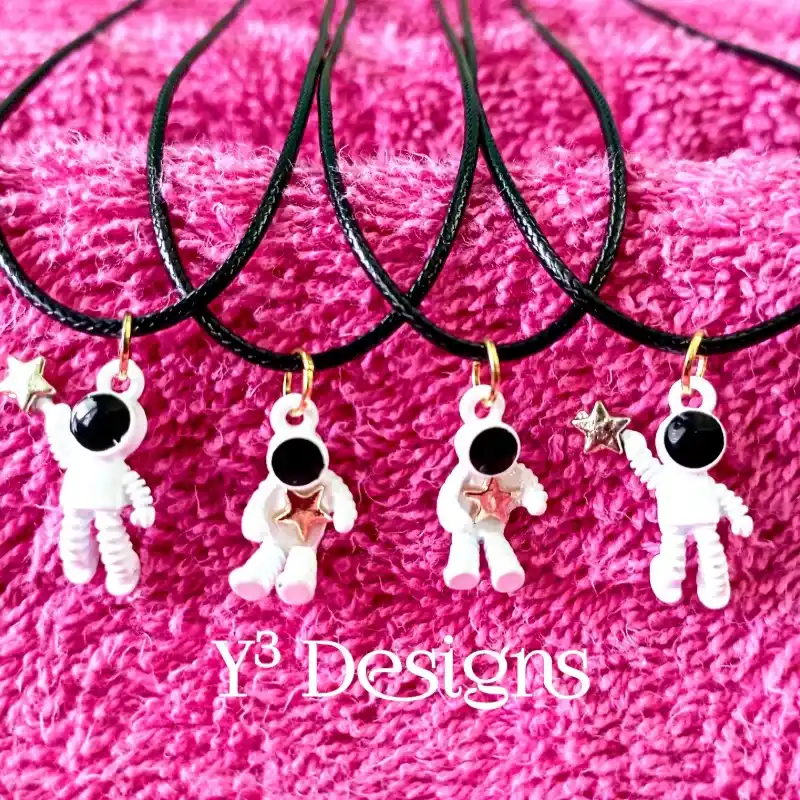 Collares con Dijes Astronautas 