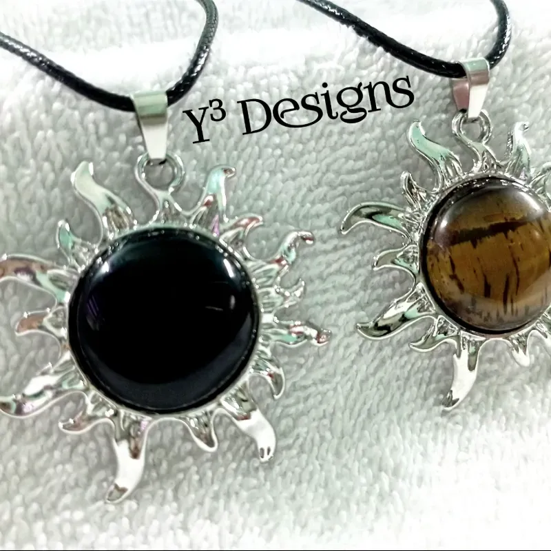 Collares con Dijes de Cuarzo en Forma de Sol 