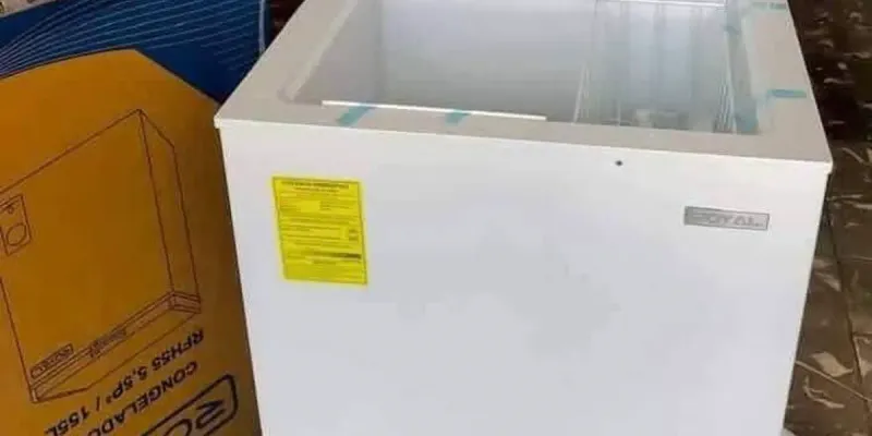 Nevera  Marca ROYAL 5.5 pies 