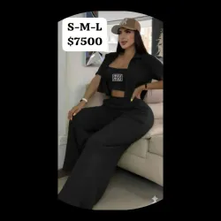 Conjunto ( chaleco, blusa corta y pantaloneta ancha) 