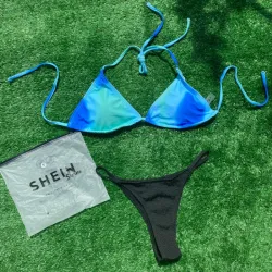 Bikini azul y negro