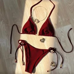 Bikini burdeos con amarre