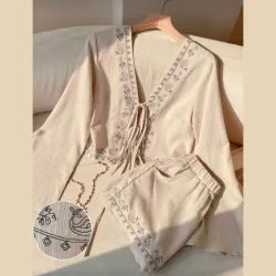 Conjunto beige de camisa y short