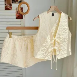 Conjunto de top y short claro