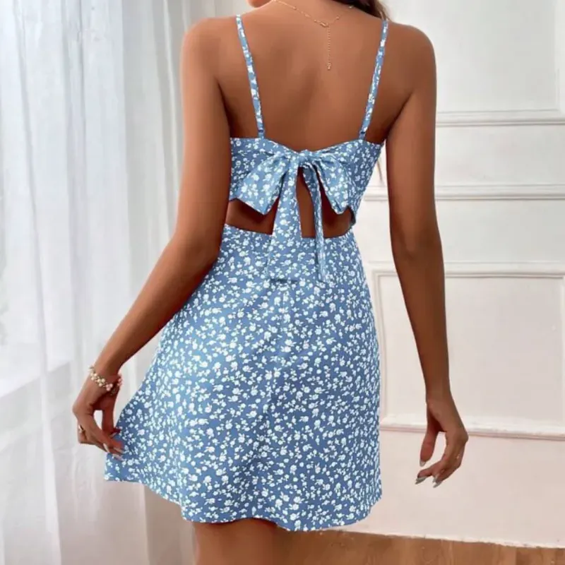 Vestido azul claro con lazo