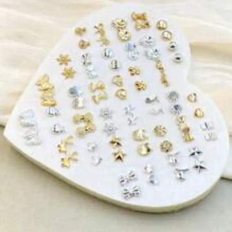 0042  Pendientes de botón hipoalergénicos con diseños de corazón, pentágono, mariposa, corona y nota musical para mujeres