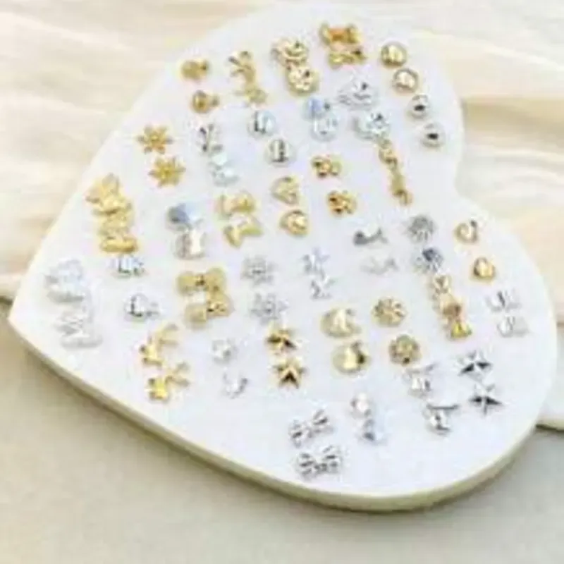 0042  Pendientes de botón hipoalergénicos con diseños de corazón, pentágono, mariposa, corona y nota musical para mujeres