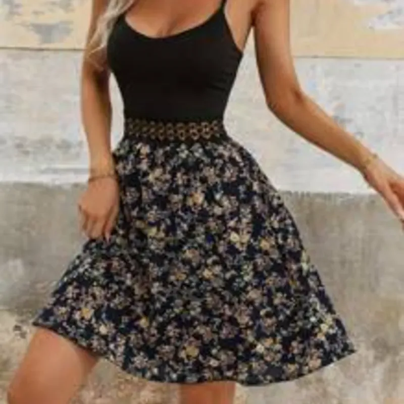 0053 SHEIN LUNE Vestido con estampado floral diminuto, empalmes y tirantes para mujeres