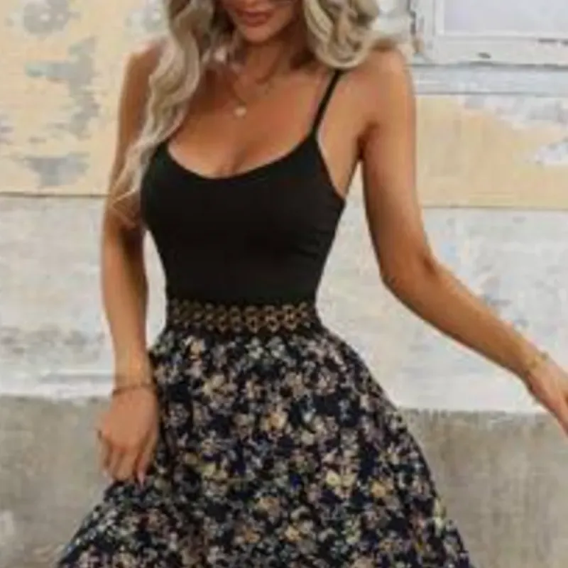 0053 SHEIN LUNE Vestido con estampado floral diminuto, empalmes y tirantes para mujeres
