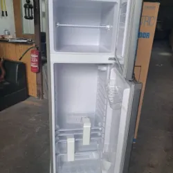 Refrigerador (R)