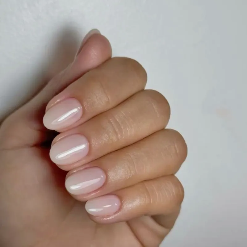 Uña poligel corta 