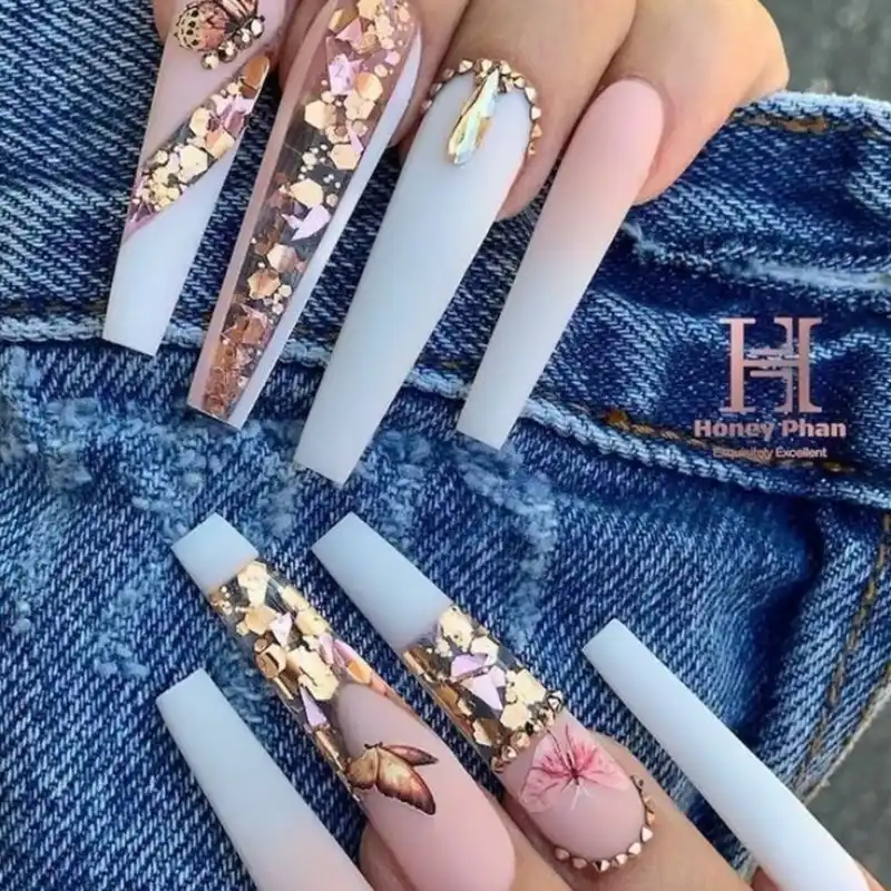 Uñas acrílicas extra largas